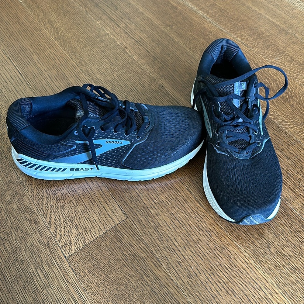 Brooks Beast barley worn and looking for a new owner at an affordable price
